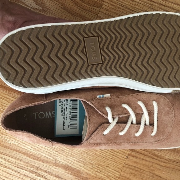 TOMS Nubuck Sneakers Pink Pig Caramel Suede Size 7 NEW With Tags - Picture 2 of 5